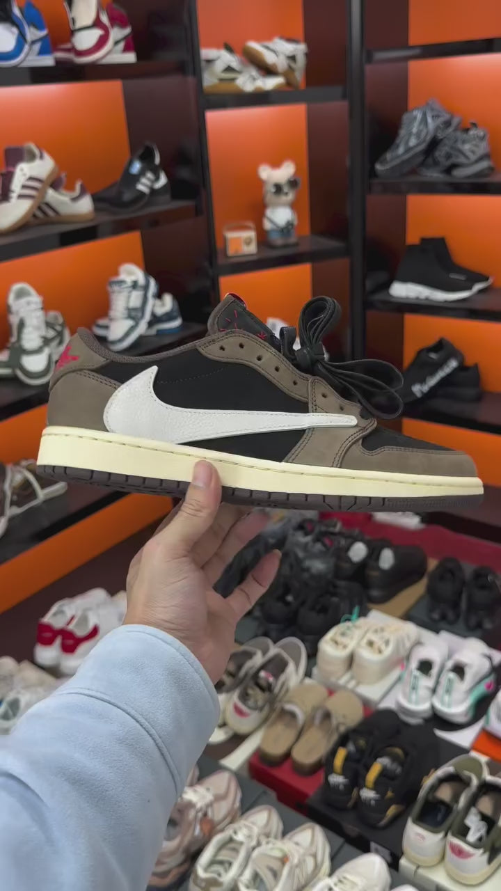 Travis Scott x Air Jordan 1